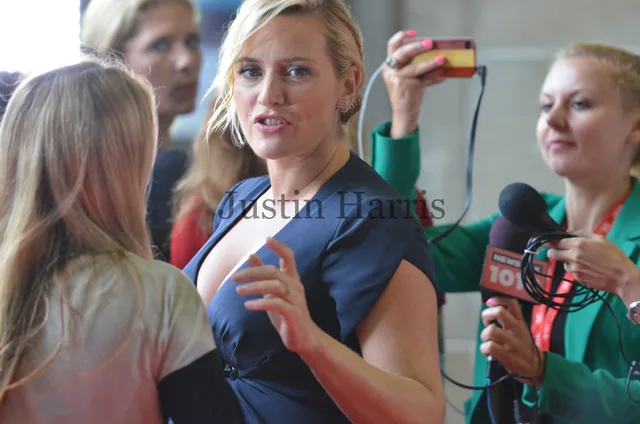 Nikon D5100 at 185 mm 1/160 at f/2.8 Kate Winslet and the rest of the cast of Labor Day do the red carpet before its premiere at the 2013 Toronto International Film Festival. Toronto Red Carpet Dress Code at TIFF