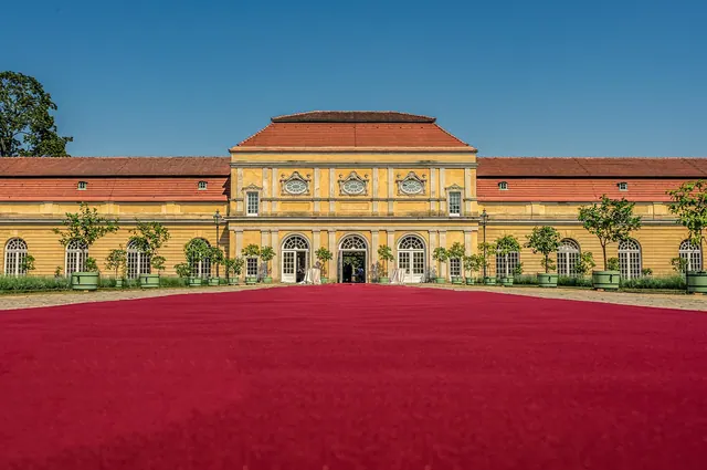 castle, building, architecture, old, historical, germany, sightseeing, red carpet, path, red carpet, red carpet, red carpet, red carpet, red carpet. 5 details of red-carpet fashion ideas people miss